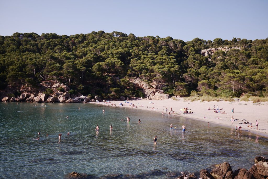Cele mai bune 10 plaje din Menorca pentru copii Algaiarens