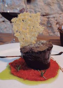 Ses Voltes: spațiu gastronomic în inima orașului vechi Ciutadella