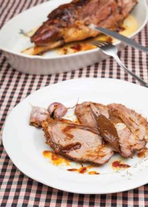 Muslo de cordero al horno: pulpa de miel de lapte la cuptor, rețeta sărbătorilor menorchine